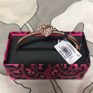 JUICY COUTURE ROSE GOLD BANGLE
